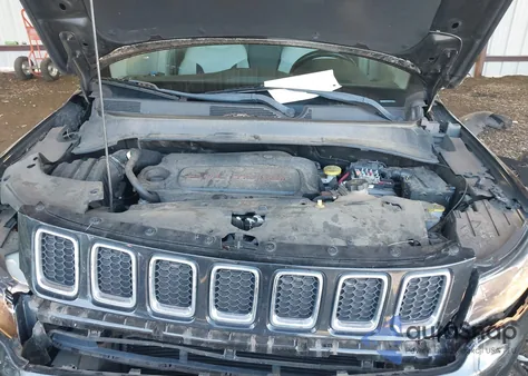 2017 Jeep New Compass Latitude Fwd z USA, uszkodzony, nr VIN 3C4NJCBBXHT669314